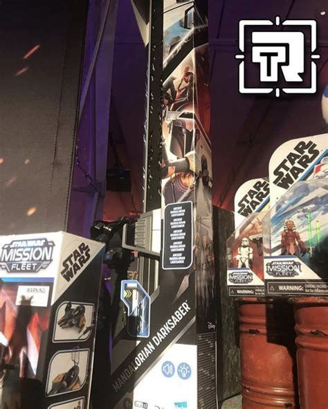 Mandalorian Darksaber toy : lightsabers