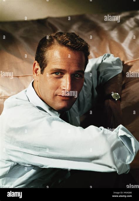 Paul newman 1960 hi-res stock photography and images - Alamy