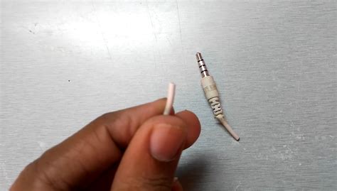 How to Fix Broken Headphone Jack ! : 8 Steps (with Pictures) - Instructables