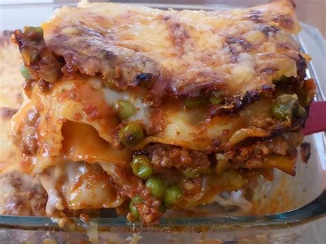 Lasagna with Bechamel Sauce - Ester kocht