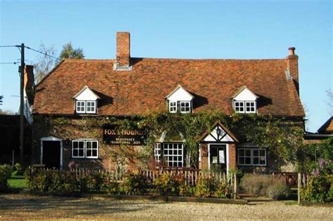 Fox & Hounds | Traditional Pub Restaurant | Christmas Common, Oxfordshire