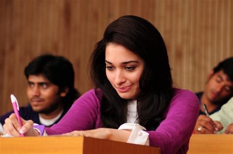 Photo Galleri: TAMANNA STILLS FROM 100 PERCENT LOVE MOVIE