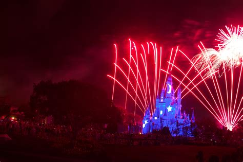 Four Parks One Blog: Tomorrowland Terrace Fireworks Dessert Party