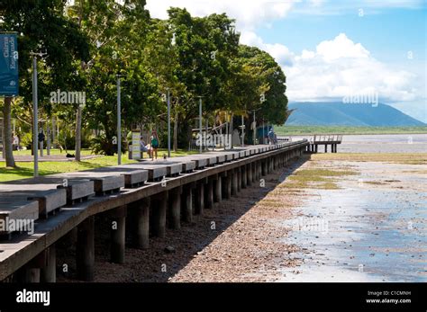 Cairns esplanade boardwalk hi-res stock photography and images - Alamy