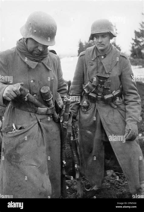 German soldiers on the eastern front 1944 hi-res stock photography and images - Alamy