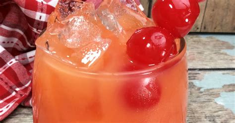 10 Best Vodka and Amaretto Cocktails Recipes