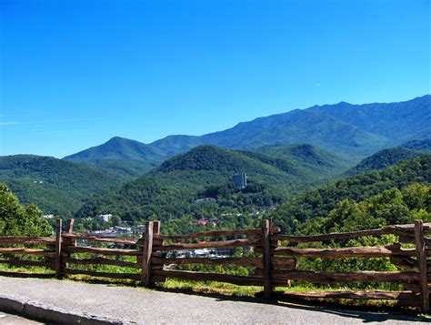 File:Gatlinburg-TN-overlook1.jpg - Wikimedia Commons