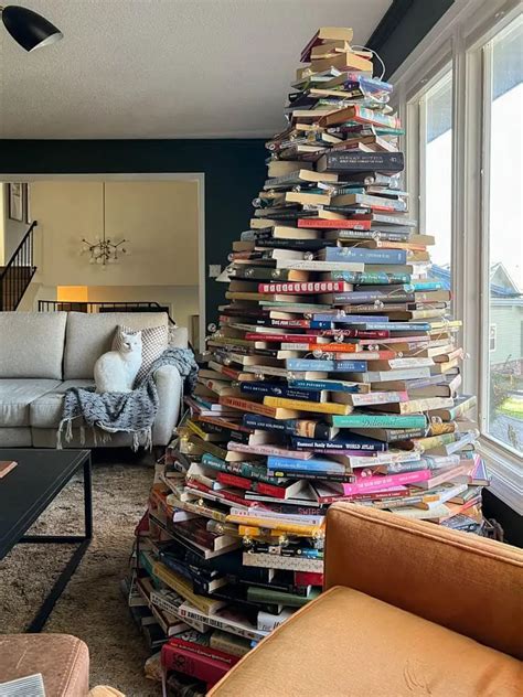 Book Tree : How to Make A Christmas Tree Out Of Books