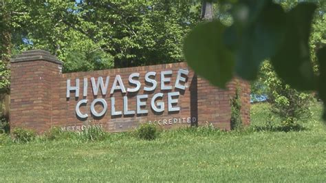 Hiwassee College alumni return to campus for answers on planned closure | wbir.com