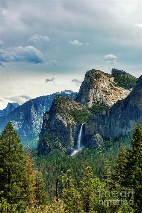 Bridal Veil Falls in Yosemite National Park Photograph by David Arment