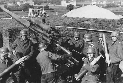 Flak 88 AA gun ready to firing | World War Photos