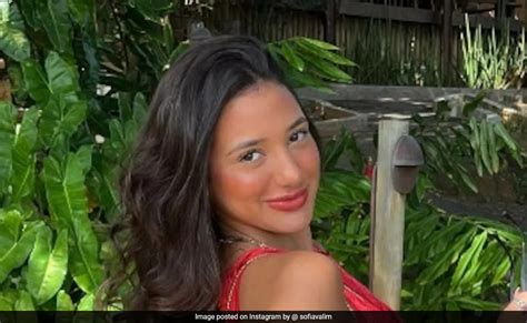 Brazilian Influencer Maria Sofia Valim, 19, Dies After Emergency Liver ...