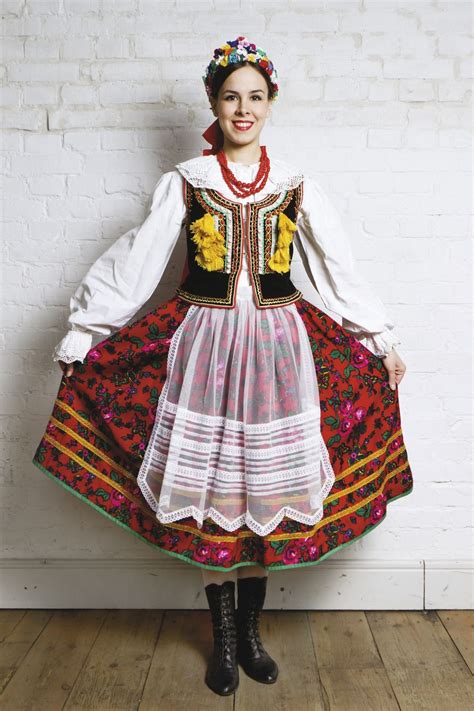 Polish Folk Costumes / Polskie stroje ludowe — A few examples of Polish regional dresses ...