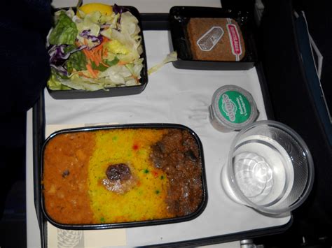 Healthy Gypsy Traveller: UNITED AIRLINES in-flight vegan meal REVIEW