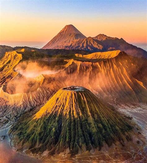 Gunung Bromo | Beautiful mountains, Scenery, Beautiful places to visit