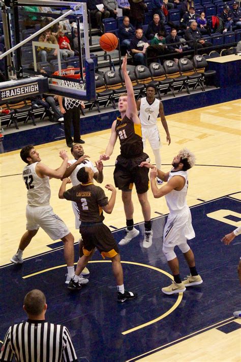 Men's Basketball: Valparaiso 82 George Washington 79 - DC Outlook