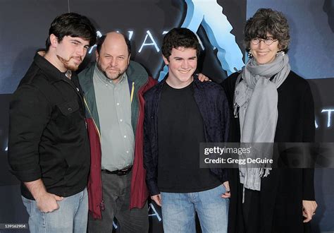 Jason Alexander, sons Gabriel and Noah, and wife Daena arrive at the... News Photo - Getty Images