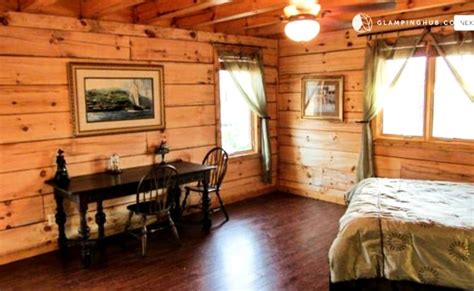 Secluded Cabin in Giant City State Park, Illinois