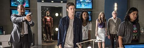 The Flash Cast Talks Season 2, Crossovers, More