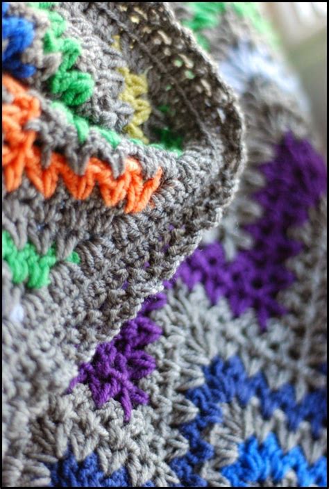 V-stitch crochet ripple blanket, see edging. Crochet Blanket Edging Patterns, Crochet Ripple ...