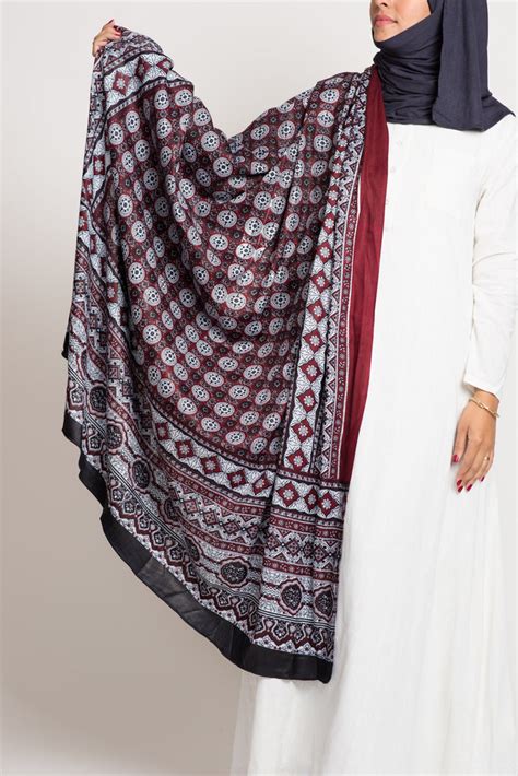 Maroon Ajrak Shawl – aaBideen