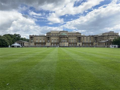 Explore The Garden at Buckingham Palace | History Behind the Walls