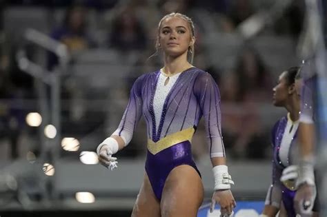 Millionaire gymnast Olivia Dunne draws huge crowd at LSU event she's only a spectator for ...