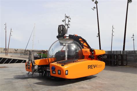 Scientific submarine reaching depths up to 2,300 meters launched in Barcelona