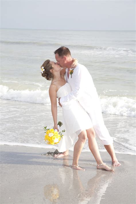 Sanibel Island Weddings from FloridaWeddings.com