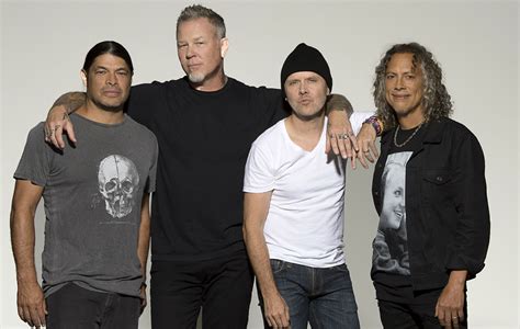 Metallica help out tribute band after their equipment is stolen