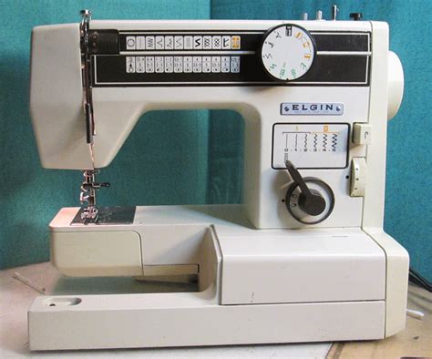 My Sewing Machine Obsession: Elgin Free Arm