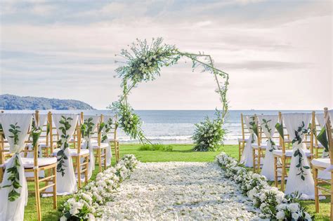 4 Tips for Planning a Destination Wedding in Portugal - 2024 Guide - WeddingStats