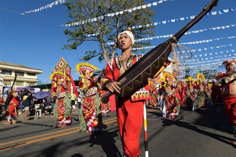 Kaamulan street dancing