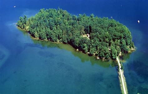 Islands for Sale in Michigan, United States