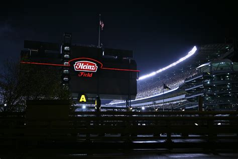 Heinz Field Night Game – Ruth E. Hendricks Photography