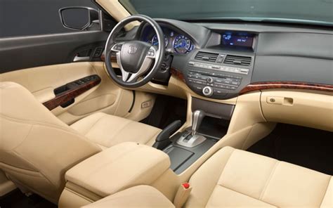 2010 Honda Accord Crosstour Interior Photos, Drivetrain Details Released