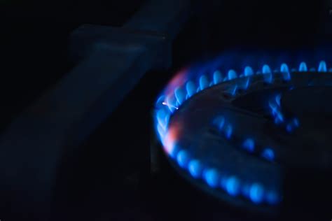 LPG vs. Natural Gas - What's the Difference? | This vs. That