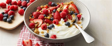 Mixed Berry Yogurt Bowl | FAGE Yogurt