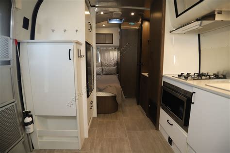 2020 Airstream Caravel 19CB 15316-1