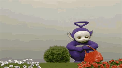 Teletubbies Tinky Winky GIF - Teletubbies Tinky Winky Crouching ...