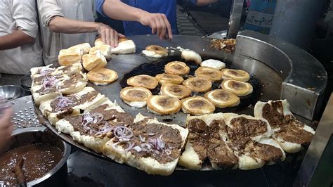 Anday Wala Burger - Street Food of Karachi Pakistan : r/ExplorePakistan