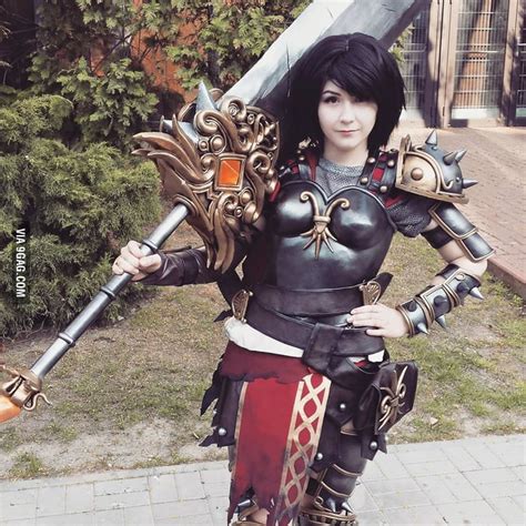 Beautiful Bellona Cosplay (Smite) - 9GAG