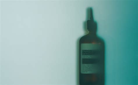 Supporting city skin: Parsley Seed Anti-Oxidant Intense Serum | Aesop