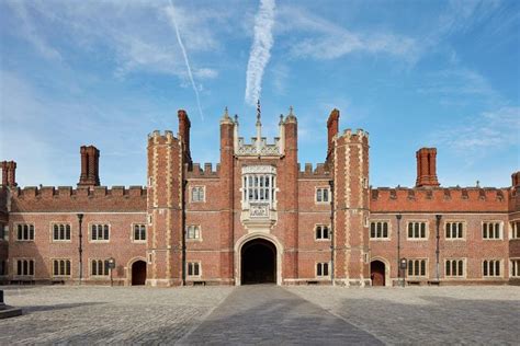 Bookafly | Activity | Private Tudor Tour to Hampton Court…