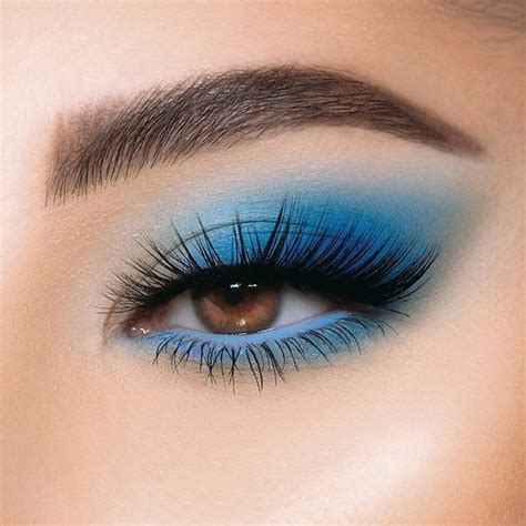 20+ Amazing Blue Eye Makeup Looks You Must Try - Vogue Folk