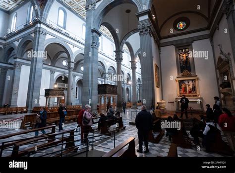 Interior of San Lorenzo church, Florence Stock Photo - Alamy