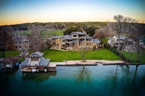 $10,995,000 Austin Waterfront Home has Spectacular Outdoor Living Area