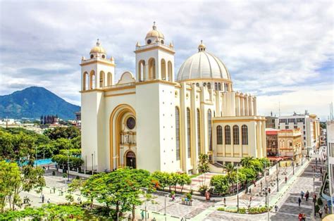 Layover San Salvador City | Best tours | Last minute experts!