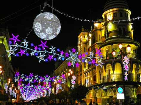 Christmas 🎄Traditions: Avenida de la Constitucion–one of the main ...