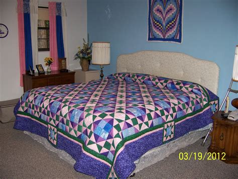 I finished quilting my purple/pink/blue quilt - Quiltingboard Forums